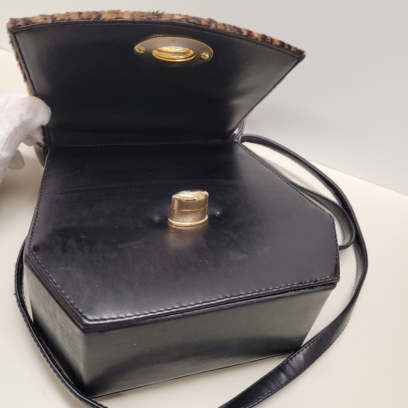 Dainty Animal Print Handbag - Picture 13 of 15